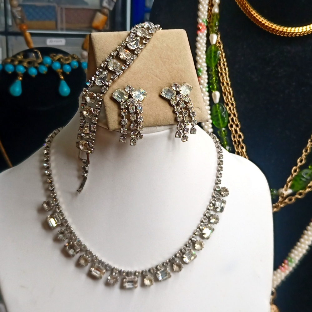 Vintage Jewelry Set Necklace Earrings Bracelet Rhinestone